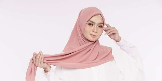 Lebih Rapi dan Natural Saat Menggunakan Bulu Mata Palsu dengan Memakai Maskara