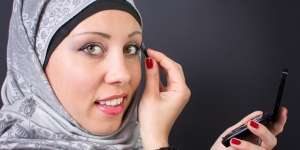 Rias Mata Lebih Rapi dengan Pengaplikasian Eyeshadow yang Tepat