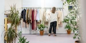 10 Arti Mimpi Membeli Baju Baru, Tanda Keberuntungan Tak Terduga