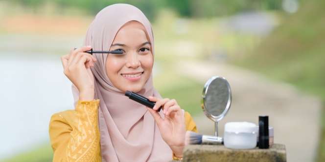 Rias Bulu Mata Secara Ekstra dengan 2 Produk Makeup Tambahan