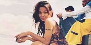Potret Masa Muda Bunda Corla `Ratu Jreng`, Dulunya Model dan Artis Seksi, Disebut Mirip Angelina Jolie!