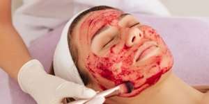 DIY Scrub Tomat untuk Bantu Hilangkan Komedo Membandel