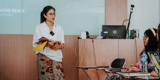 Dian Sastro Jadi Dosen UI: Aku Nggak Pelit Nilai!