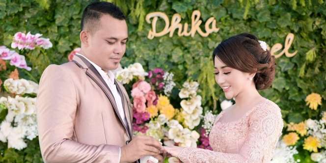 Ingat Kades Cantik Lamongan yang Viral? Dikabarkan Menikah, Suami Bukan Orang Sembarangan, Pesta Digelar 4 Hari 4 Malam!
