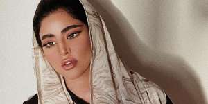 3 Gaya Makeup Edgy Ala Influencer Qatar Kholoud Alali