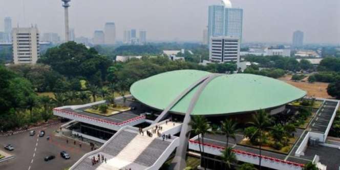 Gempa Cianjur Ikut Guncang Gedung DPR: Pejabat Kemendagri Terus Berdzikir, Kepala BMKG Berlindung di Kolong Meja