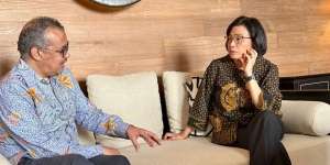 Viral Sneakers Sri Mulyani di G20 ala Anak Kampus, Harganya Ratusan Ribu