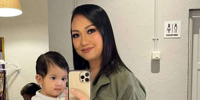Aksi Manjat Putri Kecil Nola B3 Bikin Deg-degan