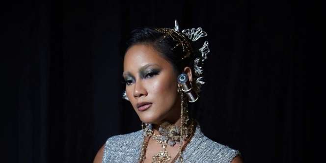 Tara Basro Tampil dengan Makeup Futuristik dan 90-an di Piala Citra FFI 2022