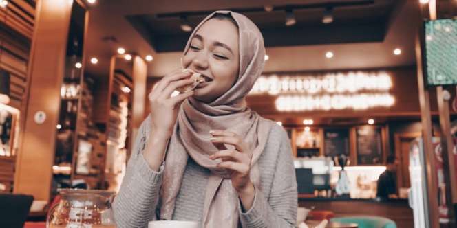Tidak Cuma Sulit Kenyang, Ini Dampak Buruk Mengunyah Makanan Terlalu Cepat