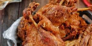 Jadikan Menu Makan Malammu Istimewa dengan Lezatnya Bebek Goreng Laos