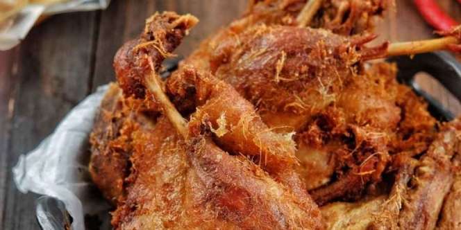 Jadikan Menu Makan Malammu Istimewa dengan Lezatnya Bebek Goreng Laos