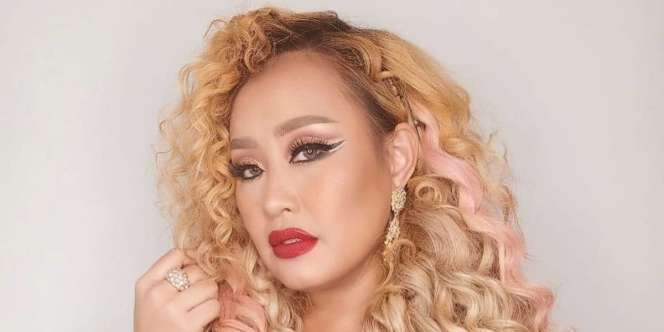 Motif Pinkan Mambo Bongkar Aib Masa Lalu Maia Estianty: Sakit Hati