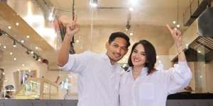 Tak Mau Nambah Anak Lagi, Ini Sederet Potret Mesra Ririn Ekawati dan Ibnu Jamil
