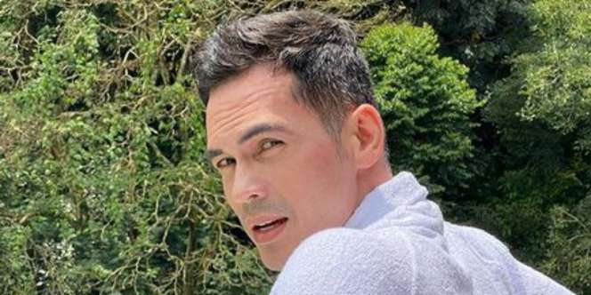 Betah Menduda, 5 Potret Atalarik Syach Tetap Tampan dan Kece di Usia Setengah Abad