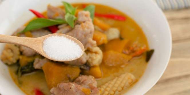 Bijak Konsumsi Garam dengan Campurkan MSG Pada Makanan