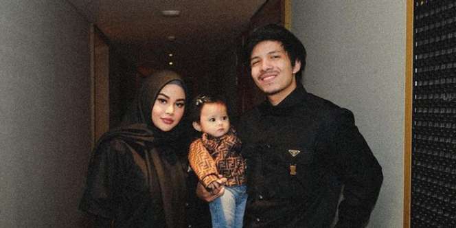 Gemes Banget! Ameena Cemburu Lihat Atta Halilintar Gendong Bayi