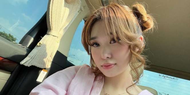 Rahasia Miliki Wajah Glowing dan Cantik Ala Livy Renata