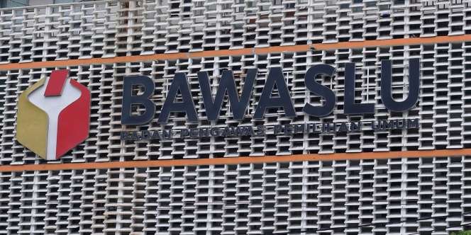 Kocak! Gegara Lampu Mati, Warganet Ini Curhat Serasa 'Dimahari' Gedung Bawaslu