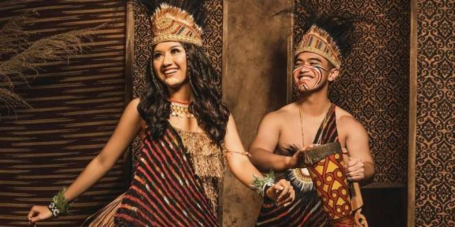 8 Potret Prewedding Terbaru Kaesang-Erina Gudono Berbusana Adat Papua, Diminta Pakai Koteka!