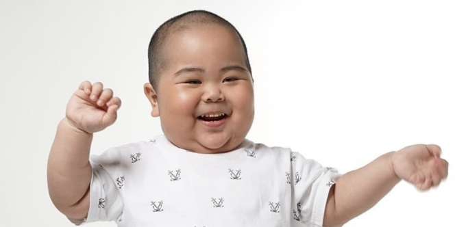 Dulu Tampil Botak dan Menggemaskan, Begini Penampilan Terbaru Selebgram Cilik Tatan