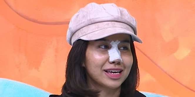 Ditanya Cara Sholat Gegara Oplas Hidung, Mayang Beri Jawaban Menohok