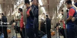 Video Penumpang Sholat Subuh Berjemaah di Kereta Ini Tamparan Keras Buat yang Masih Lalai