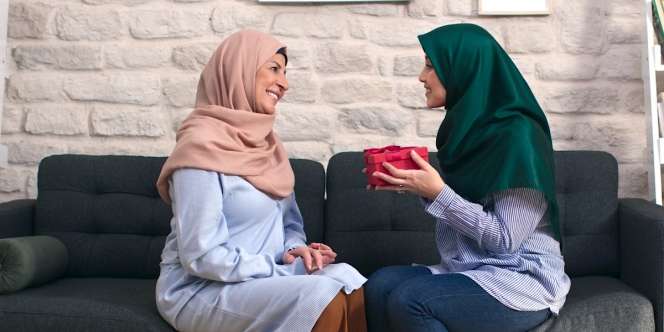 Doa Memohon Kesembuhan untuk Orang Tua, Ikhtiar Batin yang Penting Dilakukan Anak