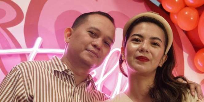 Jarang Tersorot, Potret Istri DJ Riri yang Cantik dan Awet Mudah di Usia 40 Tahun