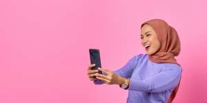 Bikin Foto Makin Hits, Intip Spesifikasi Smartphone Baru yang Cocok untuk Anak Muda Ini