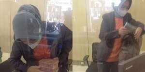 Beda dari yang Lain, Pria Ini ambil Uang Rp1 Miliar di Bank Pakai Kresek Hitam Tanpa Dihitung