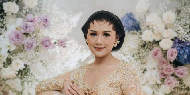 Cerita MUA Terkenal `Menangis` Merias Wajah Mempelai Erina Gudono