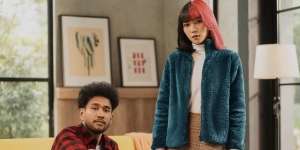Sambut Libur Akhir Tahun yang Stylish Bareng Isyana Sarasvati & Teddy Adhitya