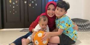 Adu Mewah 17 Rumah Artis `Tajir` dengan Fasilitas Lift Pribadi, Mertua Raffi Ahmad Ternyata Paling Sultan!