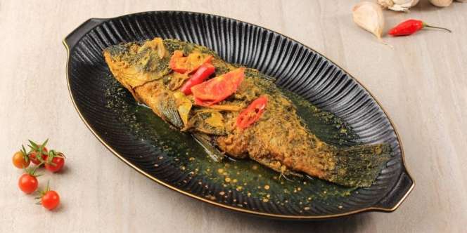 Alasan Kunyit dan Garam Selalu Dijadikan Bumbu Utama Saat Masak Ikan