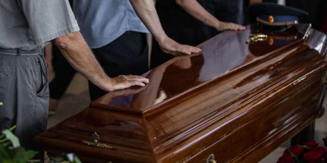Keluarga Pindahkan Makam Nenek yang Meninggal 10 Tahun Lalu, Syok Saat Buka Petinya
