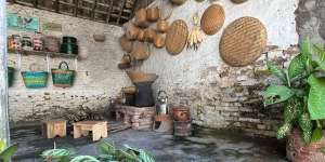 Nostalgia Dapur Tungku Kayu, Bentuknya Masih Dipertahankan