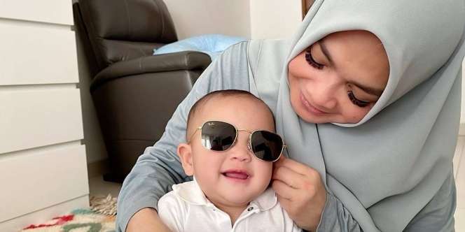 Koleksi Kacamata Rayyanza, Bikin Tampilannya Makin Keren