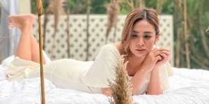 Artis Cantik yang Berani Perankan PSK