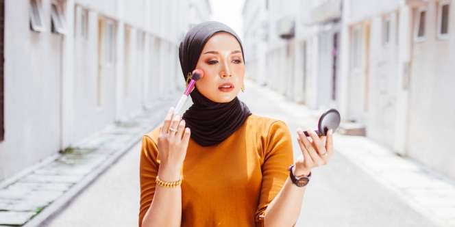 Tren Makeup Selapis Bisa Bikin Riasan Natural dan Tidak Cakey