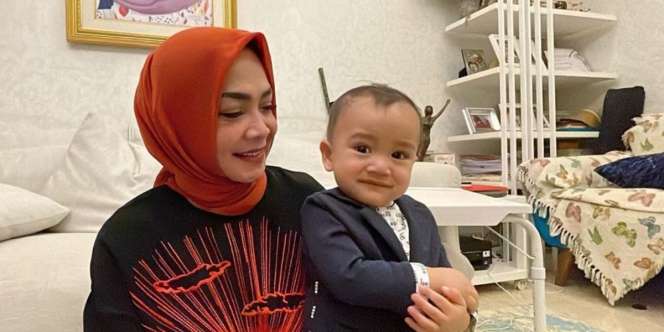 Reaksi Girang Pengasuh Lihat Si Cipung Rayyanza Pertama Kali Bisa Berjalan: `La, La, Bisa Jalan`