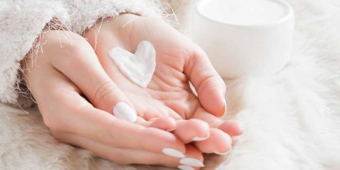 Pilihan Hand Serum Lembut untuk Manjakan Kulit Tangan