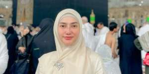 Gaya Yulita MasterChef Saat Umrah Jadi Sorotan
