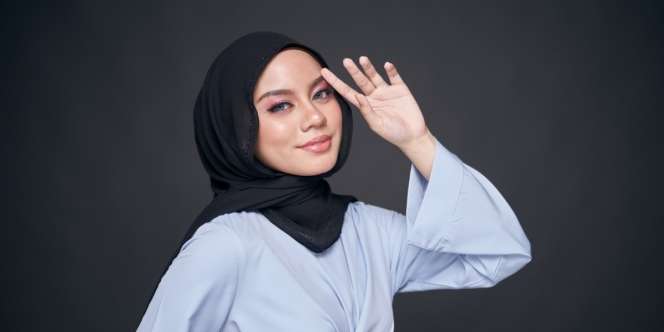 Ini Alasan MUA Memakai Bulu Mata Palsu Sebelum Merias Wajah