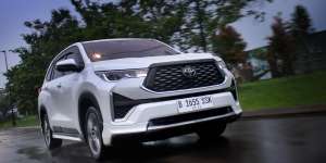 Rupa-rupanya Itu Kijang Innova Zenix Hybrid