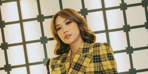 Bunga Citra Lestari Dicibir Pakai Celana Jeans sampai Leher, Saat Dicek Harga Bikin Melongo