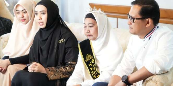 Masya Allah, Usia 58 Tahun Ibunda Oki Setiana Dewi Jadi Penghafal Quran