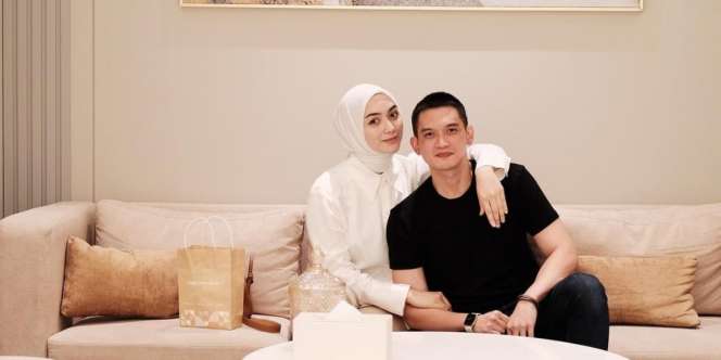 Citra Kirana Unggah Foto Ber-caption Jari Bentuk Hati, Rezky Aditya: I Love You 