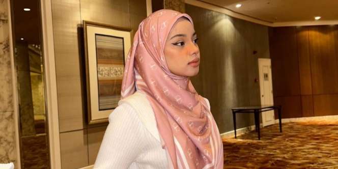 Tutorial Lilit Kerudung Segiempat yang Rapi