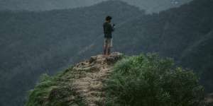 Arti Mimpi Naik ke Tempat yang Tinggi, Tanda Akan Raih Kesuksesan